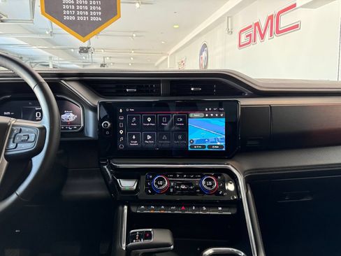 Certified 2024 GMC Sierra 1500 Denali w/ Denali Reserve Package AWD/4WD image 19