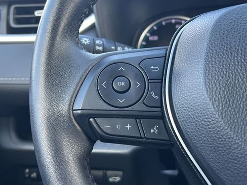 Used 2022 Toyota RAV4 XLE Premium image 21