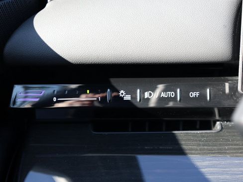 Used 2025 BMW 530i xDrive 530i xDrive image 36