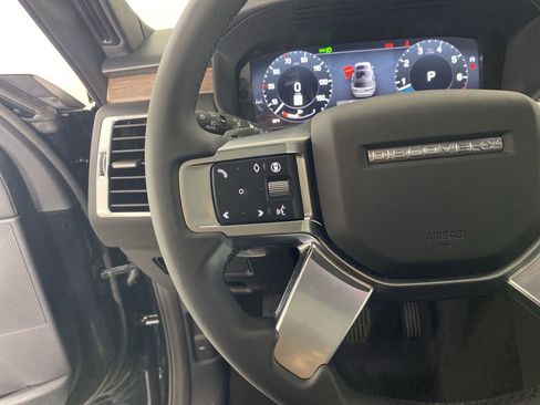 Used 2025 Land Rover Discovery S AWD/4WD image 15