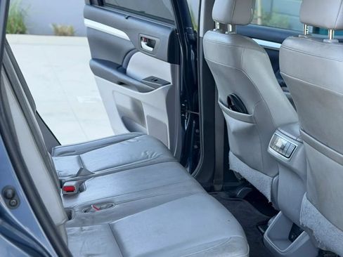 Used 2014 Toyota Highlander XLE FWD image 15