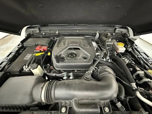 Certified 2025 Jeep Wrangler Unlimited Sahara AWD/4WD image 14