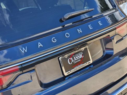 Used 2024 Jeep Wagoneer 4WD w/ Convenience Group I image 9