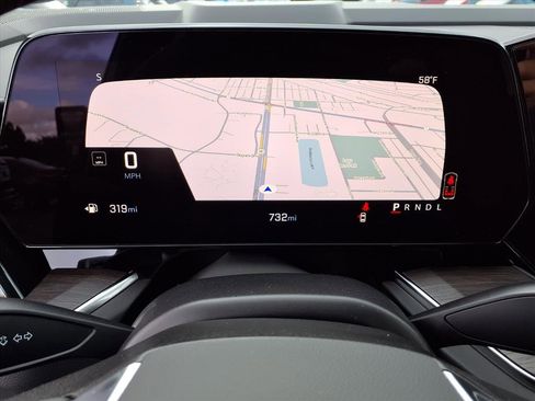 Used 2025 Chevrolet Suburban Premier image 12