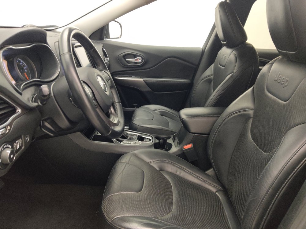 Used 2019 Jeep Cherokee Limited FWD image 17