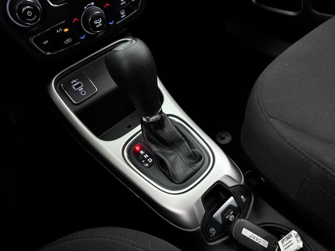 Used 2019 Jeep Compass Sport w/ Tech Group FWD image 24