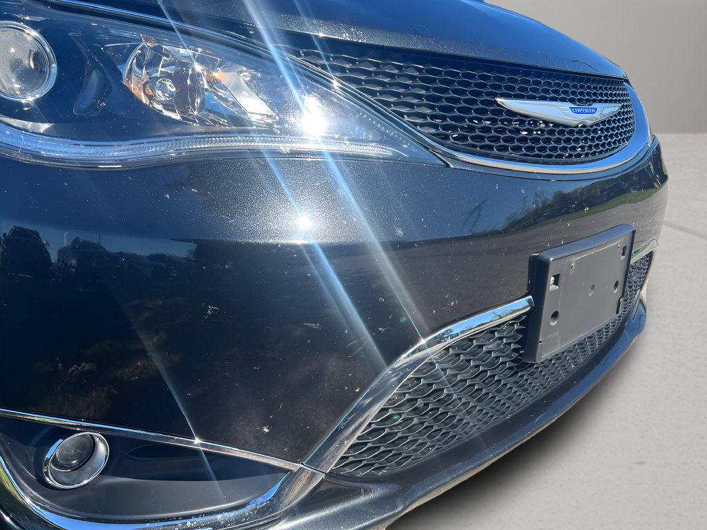 Used 2020 Chrysler Pacifica Touring-L Plus FWD image 34