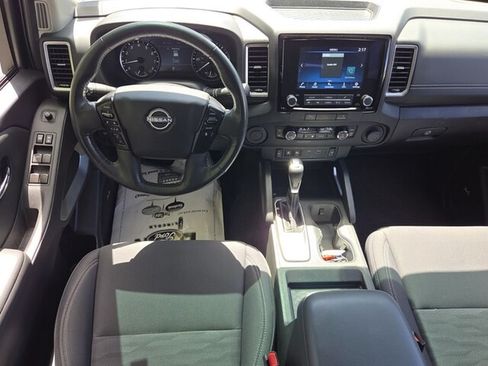 Used 2023 Nissan Frontier SV w/ SV Convenience Package RWD image 10