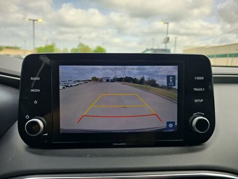 Used 2021 Hyundai Santa Fe SEL w/ Convenience Package image 9