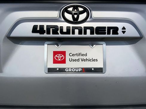 Used 2022 Toyota 4Runner SR5 Premium w/ Moonroof Package RWD image 10