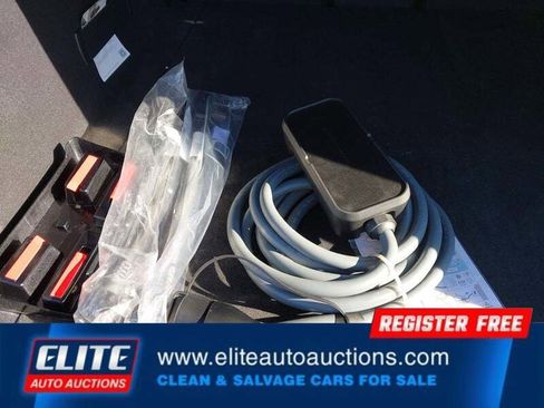 Used 2025 BMW iX xDrive50 image 28