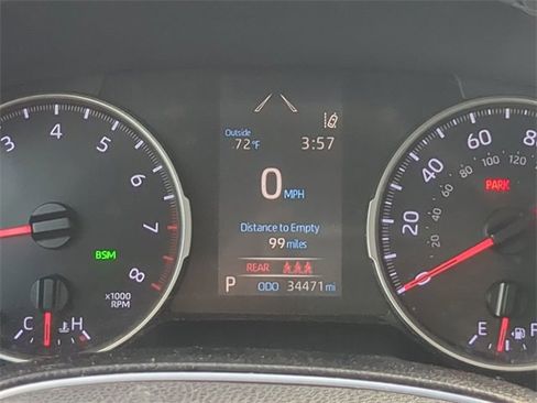 Used 2019 Toyota RAV4 XLE Premium image 26