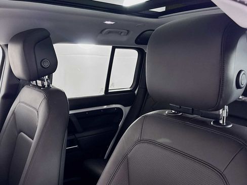 Used 2025 Land Rover Defender 110 S image 22