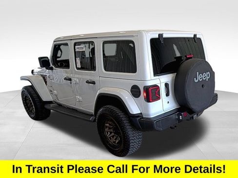 Used 2018 Jeep Wrangler Unlimited Sahara w/ Uconnect 4C Nav & Sound Group AWD/4WD image 8