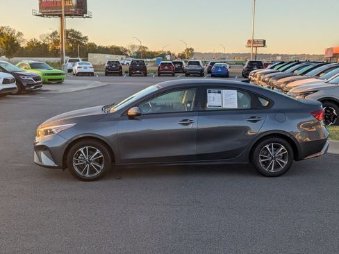 Certified 2023 Kia Forte LXS image 4