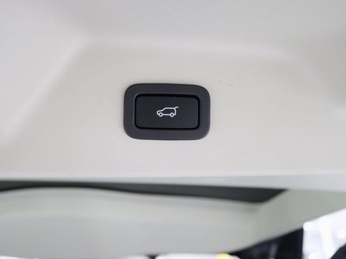 Used 2018 Land Rover Range Rover Long Wheelbase Supercharged image 41