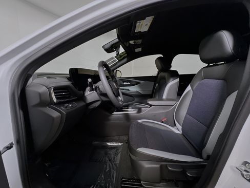 Used 2025 Buick Envista Preferred w/ Convenience II Package FWD image 15