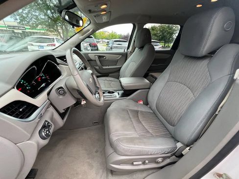 Used 2017 Chevrolet Traverse LT w/ Style and Technology Package AWD/4WD image 21