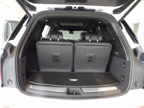 Used 2024 Cadillac XT6 Sport w/ LPO, Floor Liner Package AWD/4WD image 20