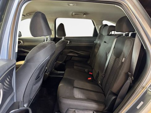 Certified 2024 Kia Sorento LX FWD image 24
