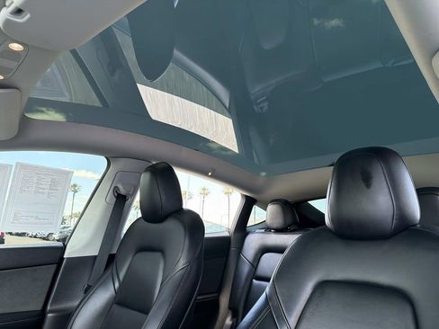 Used 2022 Tesla Model Y Performance AWD/4WD image 19