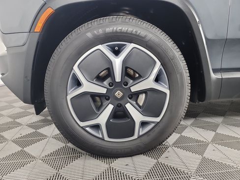 Used 2024 Rivian R1S Adventure Dual AWD/4WD image 9