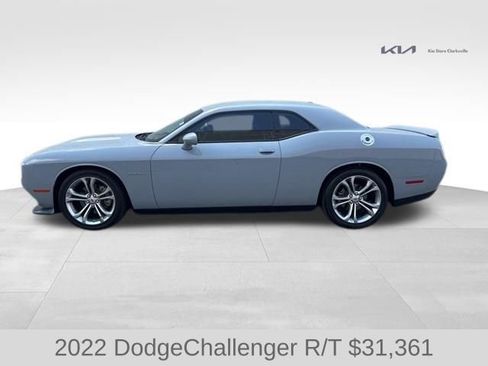 Used 2022 Dodge Challenger R/T RWD image 5
