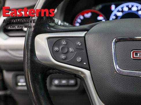 Used 2022 GMC Acadia SLT w/ Technology Package image 15