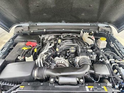 Certified 2024 Jeep Gladiator Sport image 18