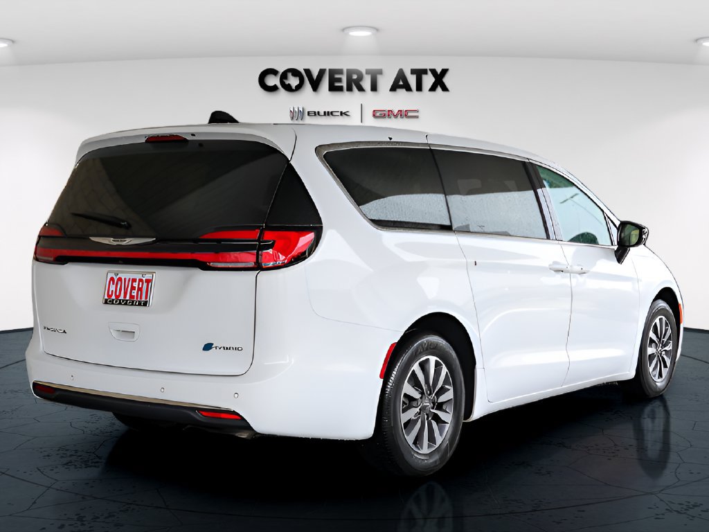 Used 2024 Chrysler Pacifica Limited FWD image 6