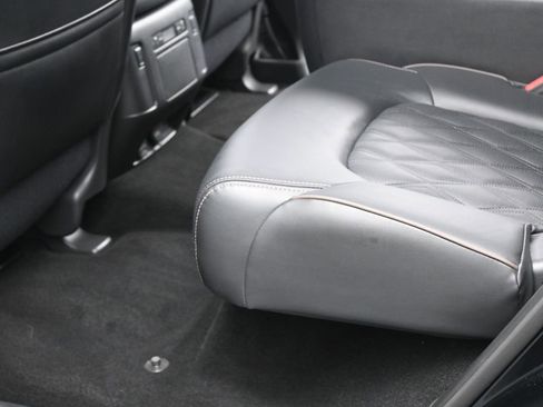 Used 2024 Nissan Armada Platinum w/ Captain's Chairs Package image 13