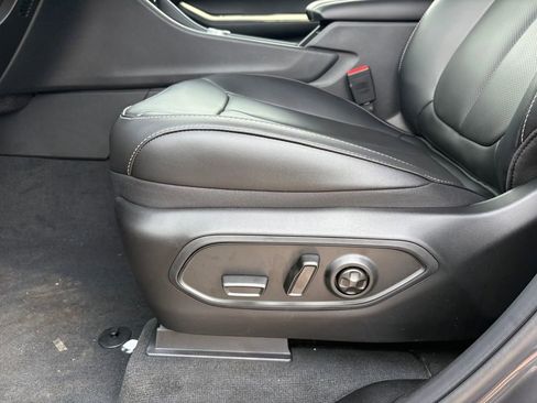 New 2025 Jeep Grand Cherokee L Limited w/ Luxury Tech Group II image 17