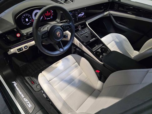 Used 2025 Porsche Panamera GTS image 5