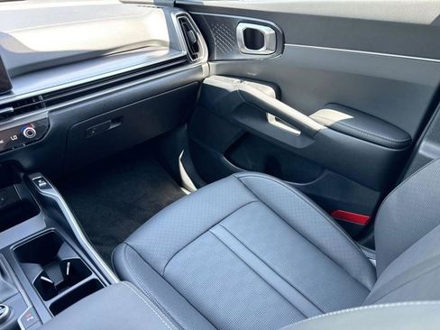 Used 2025 Kia Sorento S w/ Panoramic Sunroof Package image 13
