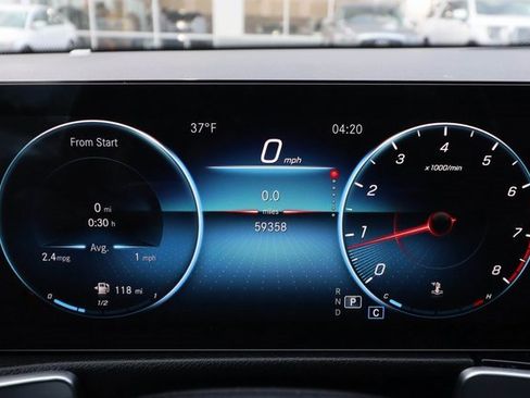 Used 2022 Mercedes-Benz GLB 250 4MATIC image 5