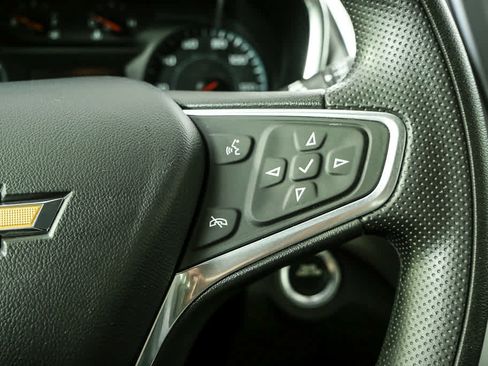 Used 2022 Chevrolet Equinox LS FWD image 11
