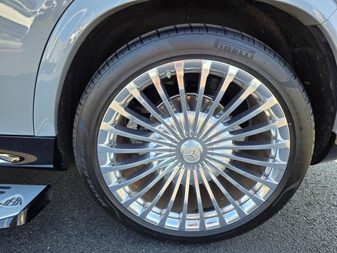Used 2024 Mercedes-Benz Maybach GLS 600 4MATIC image 24
