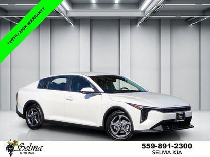 New 2025 Kia K4 LXS