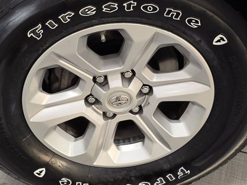 Used 2015 Toyota 4Runner SR5 Premium image 8