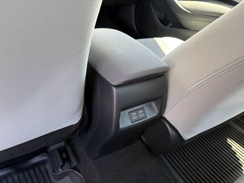 Used 2024 Toyota Corolla LE FWD image 28