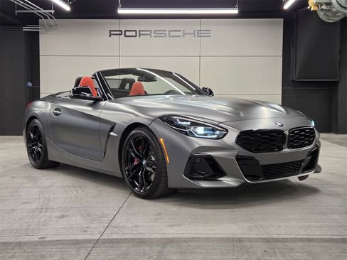 Used 2025 BMW Z4 M40i w/ Premium Package image 28