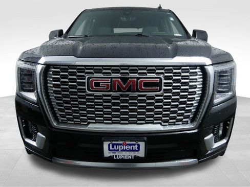Used 2021 GMC Yukon Denali w/ Denali Ultimate Package AWD/4WD image 3