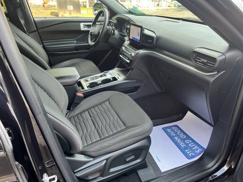Used 2020 Ford Explorer XLT w/ Comfort Package AWD/4WD image 19