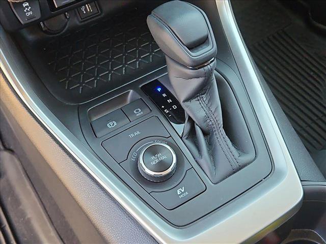 Certified 2025 Toyota RAV4 XLE w/ Weather Package AWD/4WD image 15