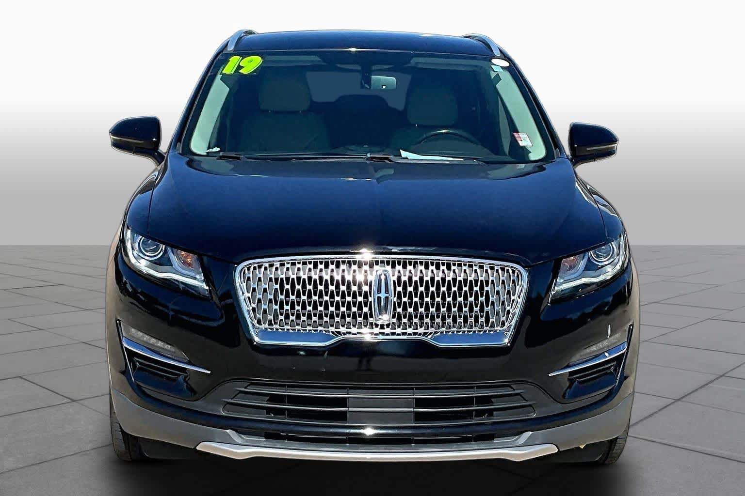 Used 2019 Lincoln MKC Select w/ Select Plus Package FWD image 3