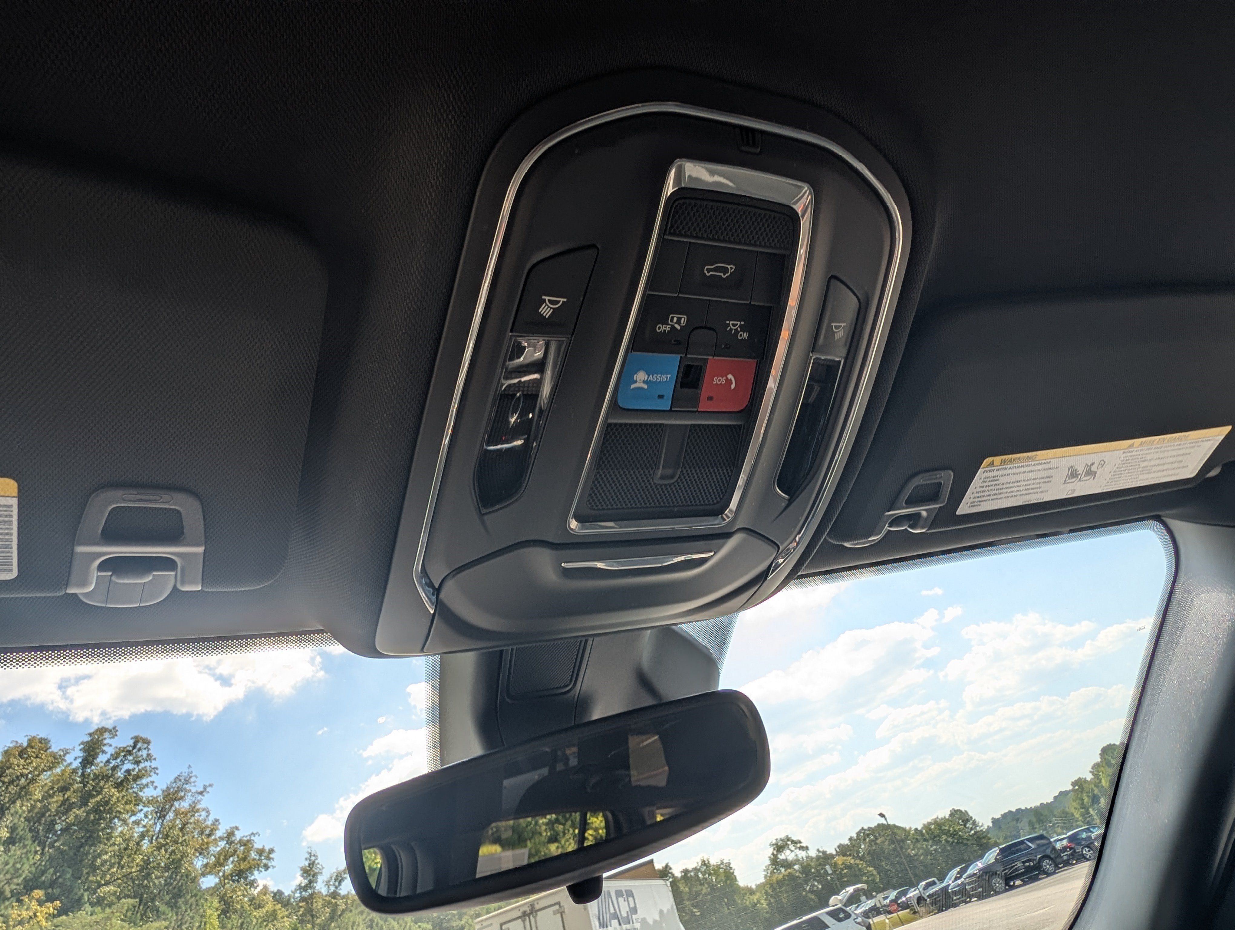 Used 2024 Jeep Grand Cherokee Altitude RWD image 29