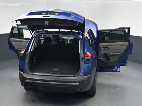 Used 2021 Nissan Rogue S image 25