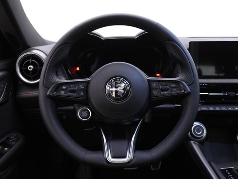New 2025 Alfa Romeo Tonale w/ Premium Package AWD/4WD image 14