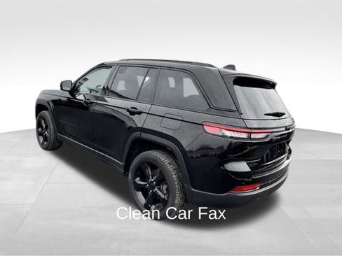 Used 2023 Jeep Grand Cherokee Limited w/ Black Appearance Package image 6