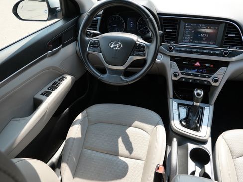 Used 2017 Hyundai Elantra Limited FWD image 9